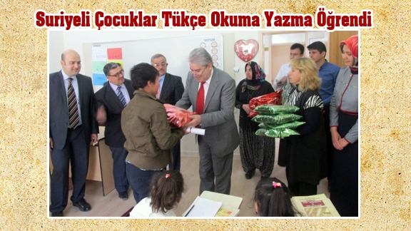 Türkçe Öğrenen Çocuklar Sertifikalarını İl Milli Eğitim Müdürü Osman ŞİMŞEK´in Elinden Aldı