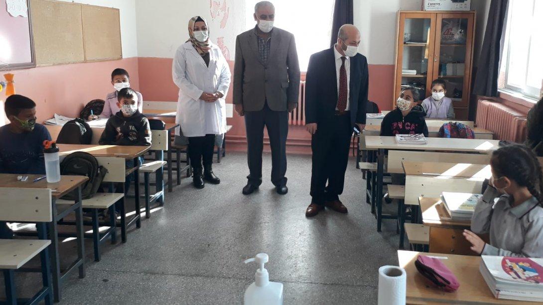 İlçe Milli Eğitim Müdürümüz Yücel İRMAK, Atatürk İlkokulu'nu Ziyaret Etti