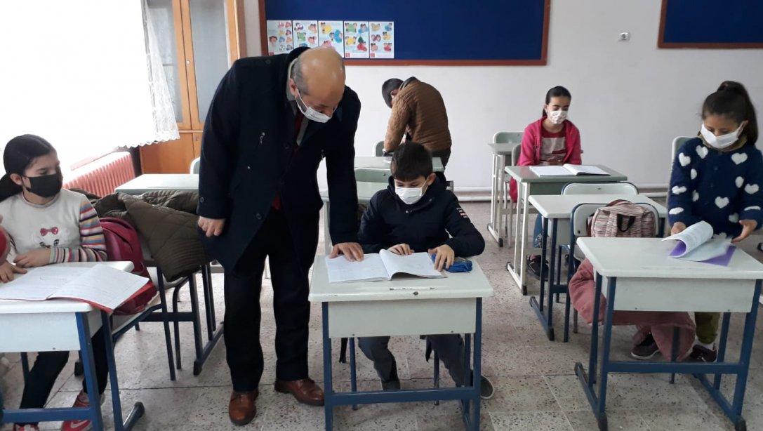 İlçe Milli Eğitim Müdürümüz Cumhuriyet İlkokulu'nu Ziyaret Etti