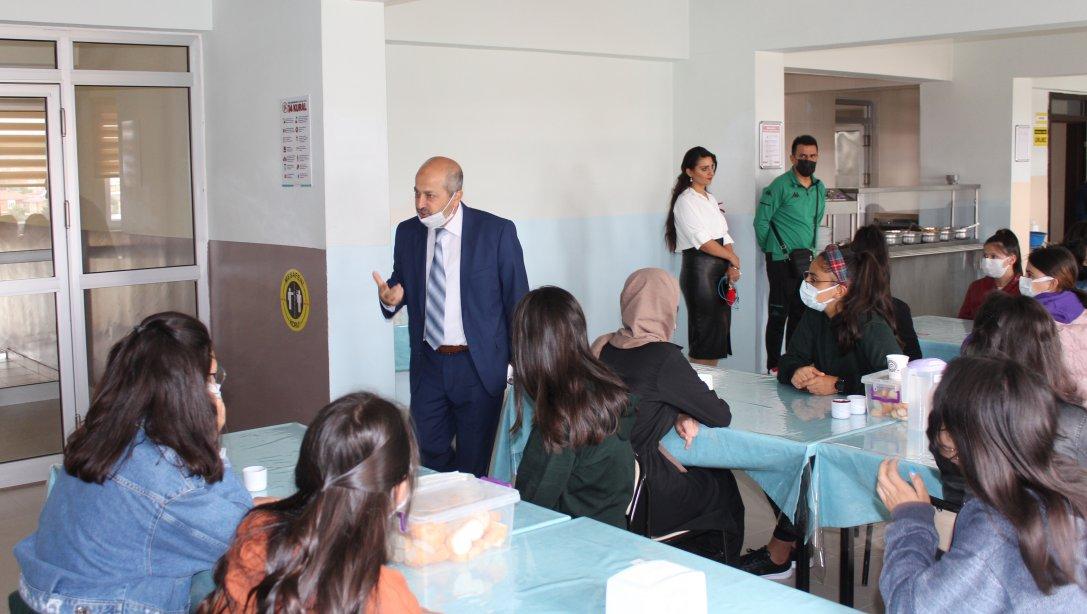İlçe Milli Eğitim Müdürümüz  Yücel İRMAK , Mehmet Ekmekçi Anadolu Lisesi 12.Sınıf Öğrencilerini Ziyaret Etti