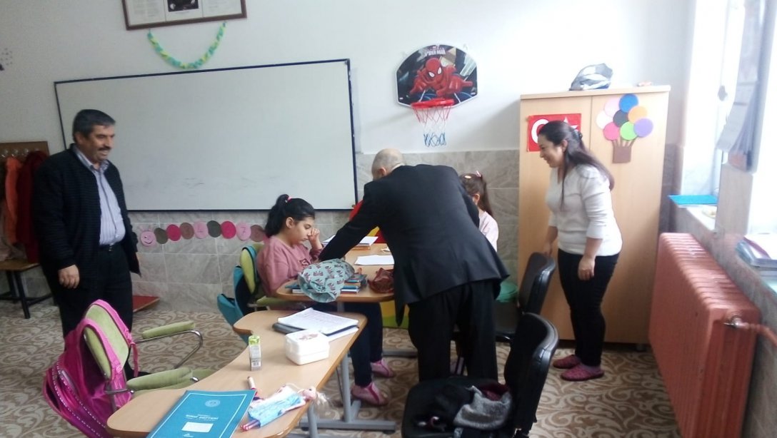 İlçe Milli Eğitim Müdürü 24 Kasım İlkokulu'nu Ziyaret Etti