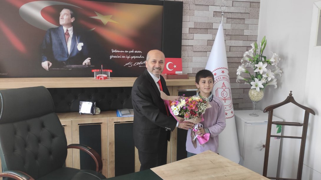 İlçe Milli Eğitim Müdürü Yücel İRMAK , 23 Nisan Ulusal Egemenlik ve Çocuk Bayramı Kutlamaları Çerçevesinde  Koltuğunu Ahmet KARABAKLA'ya Devretti