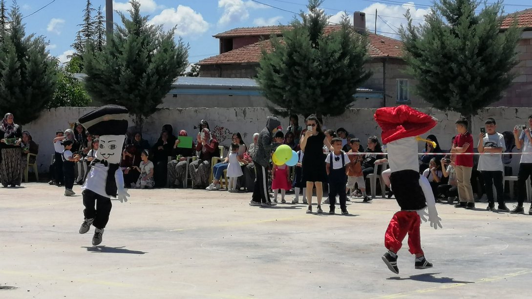 Derinkuyu Fatih Ortaokulu'nda Yıl Sonu Şenlikleri Düzenlendi