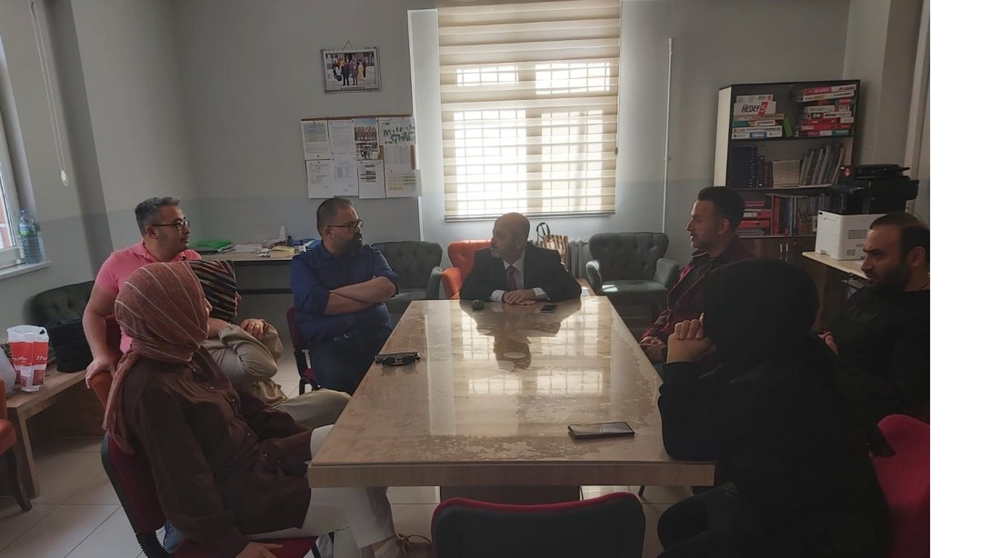İlçe Milli Eğitim Müdürü Yücel İRMAK, Çakıllı Şehit Kasım Poyraz İlkokulu ve Şehit Cihan Çifcibaşı Ortaokulunu Ziyaret Etti