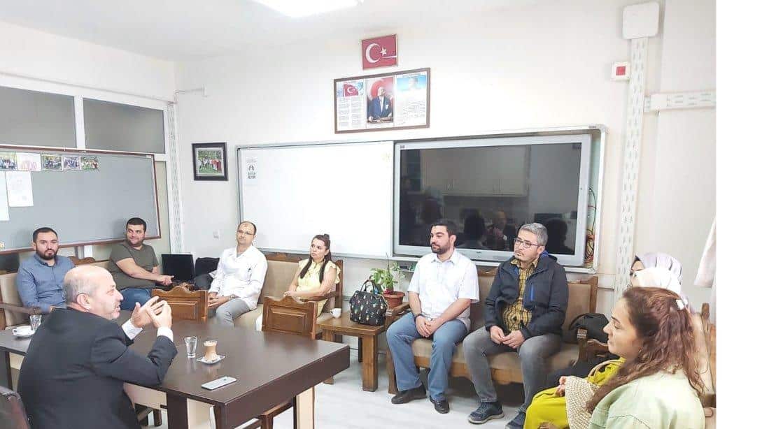 İlçe Milli Eğitim Müdürü Yücel İRMAK, Mehmet Akif Ersoy Ortaokulunu Ziyaret Etti